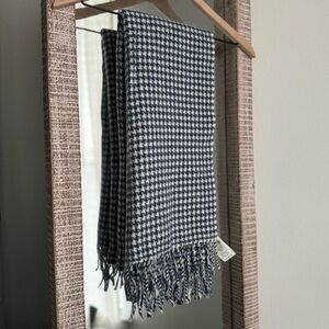 Sezane Seraphine Scarf in Navy/Ecru